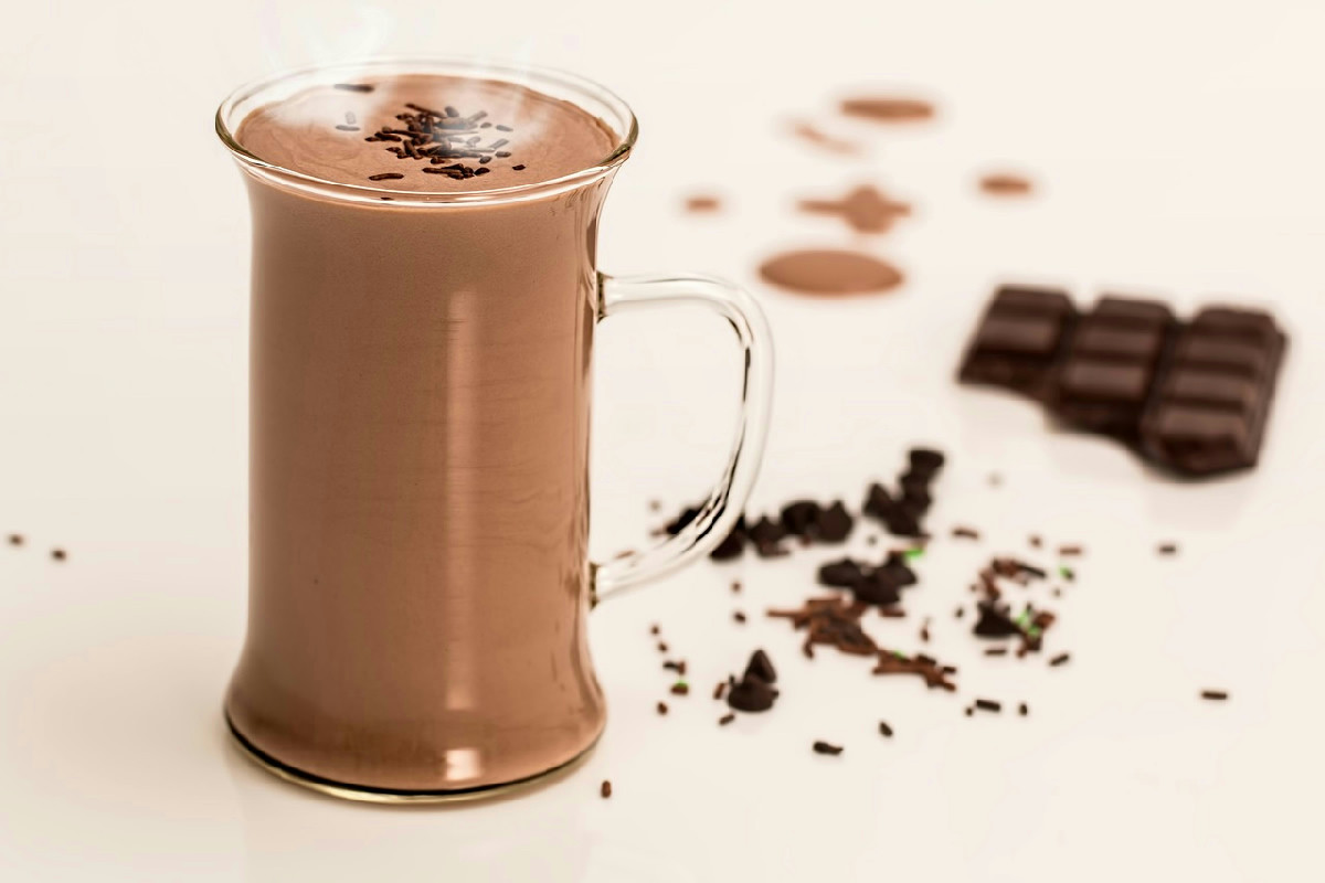 Bere latte e cacao dopo l’allenamento favorisce un recupero muscolare efficace e a basso costo