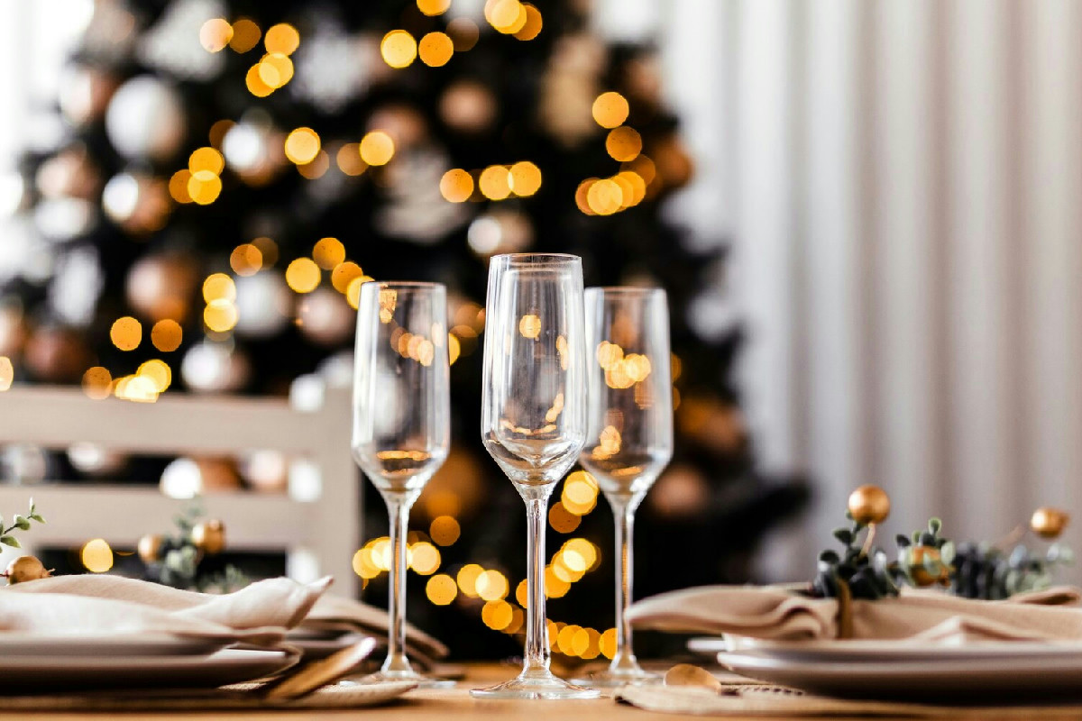 Capodanno in grande stile con idee originali per una mise en place elegante e sorprendente