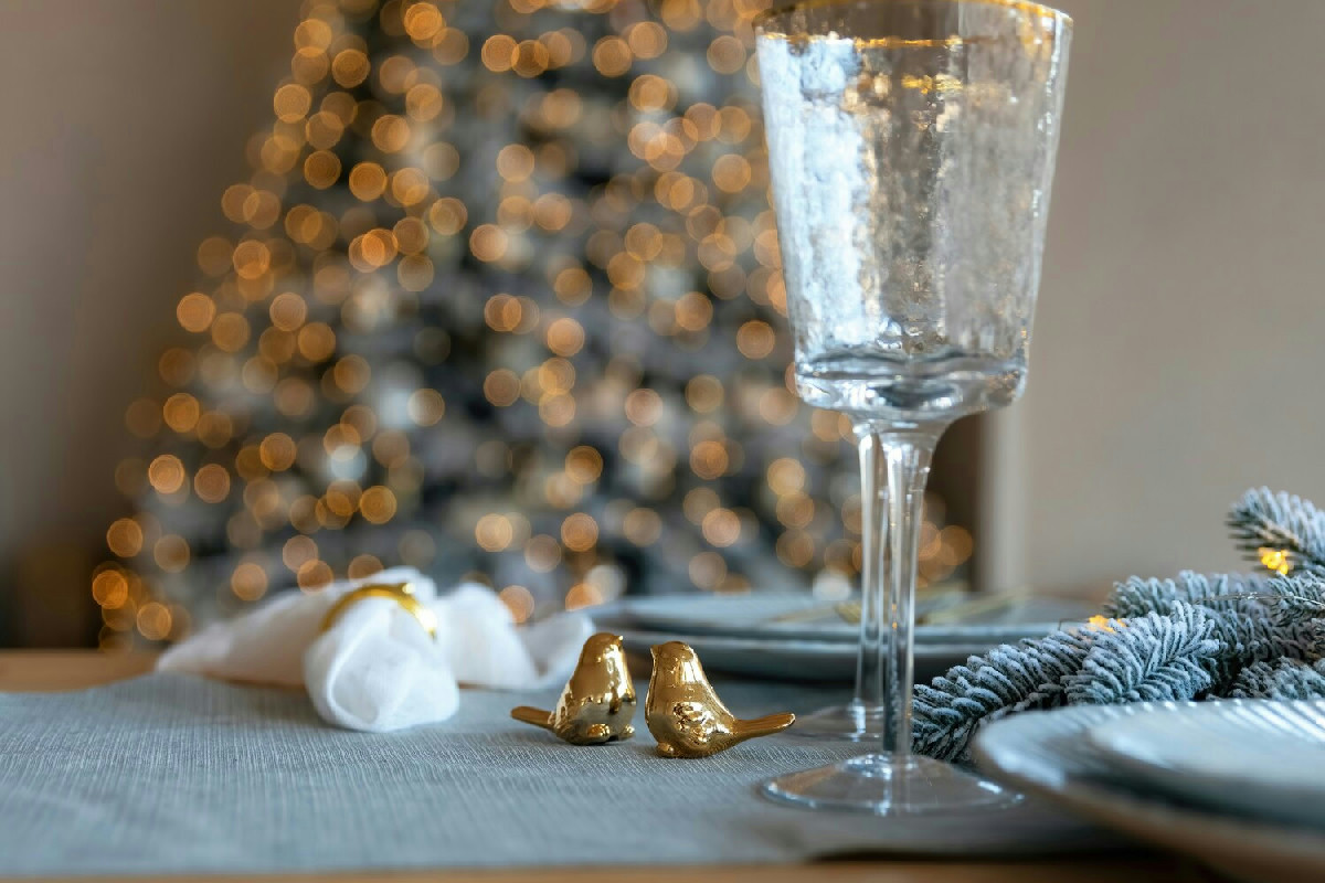 Capodanno in grande stile con idee originali per una mise en place elegante e sorprendente