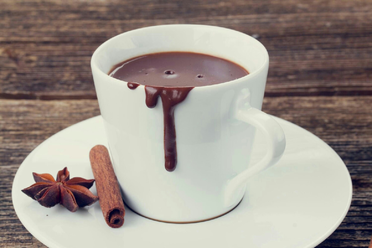 La cioccolata calda perfetta: come ottenere la cremosità senza perdere il sapore autentico in casa