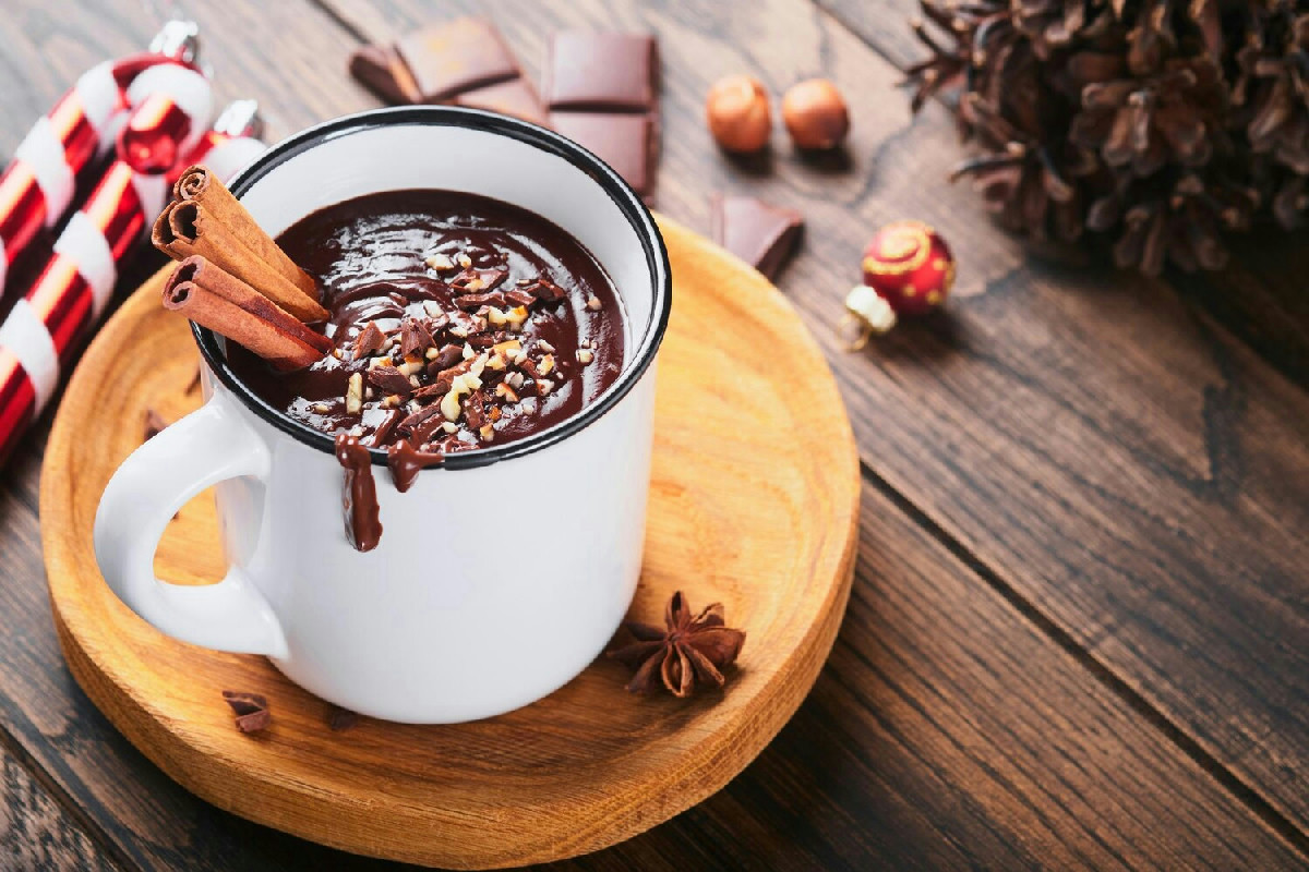 La cioccolata calda perfetta: come ottenere la cremosità senza perdere il sapore autentico in casa