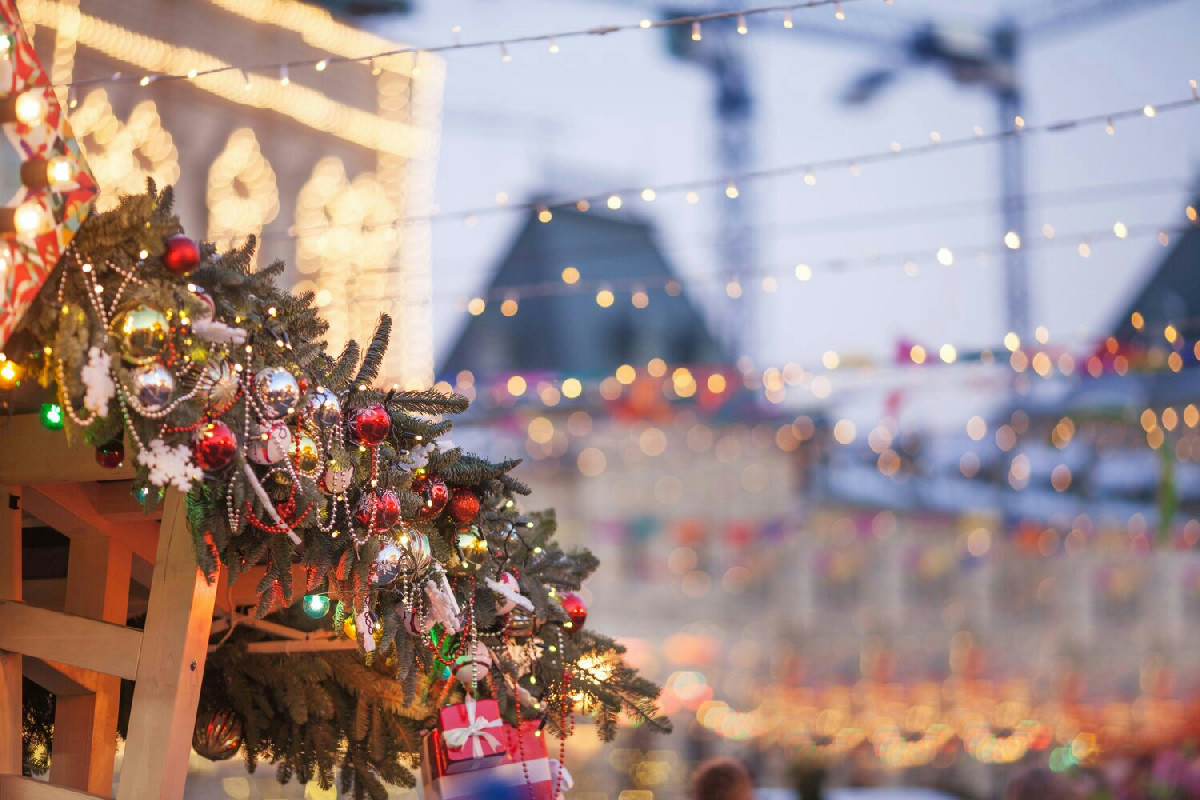 Natale sul lago di Como: itinerari magici tra borghi storici e luci festive da non perdere